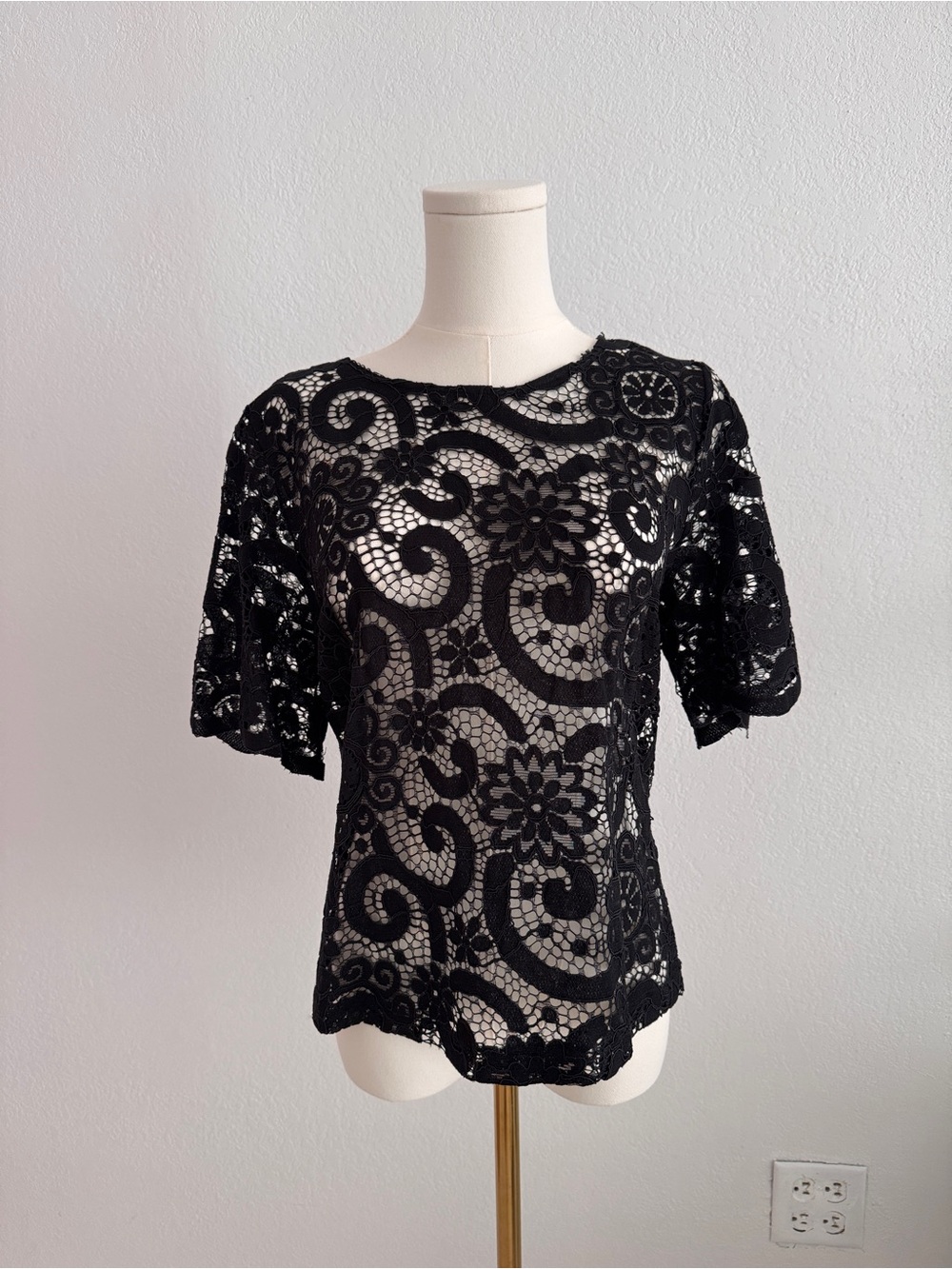 Nanette Lepore Black Floral Lace bow back Short Sleeve Top black large